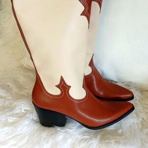 Zodiac classic Western boot... so in now size 10